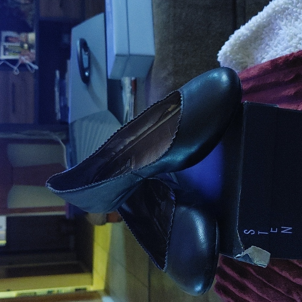 Casual flats/slightly worn